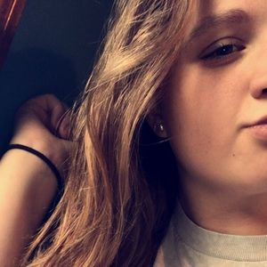 Meet your Posher, Becca